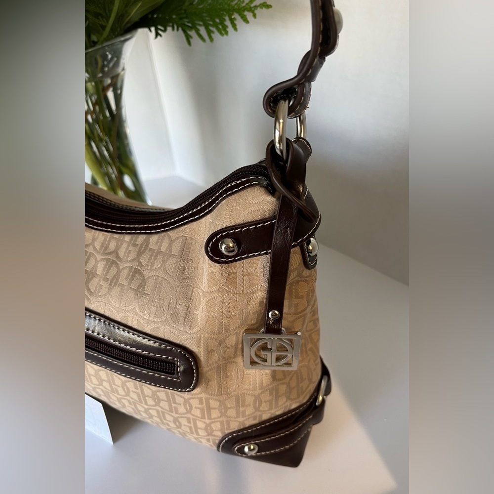 GIANI BERNINI Signature Shoulder Bag Beige Purse Brown Trim Silver Hardware Logo - Picture 3 of 12